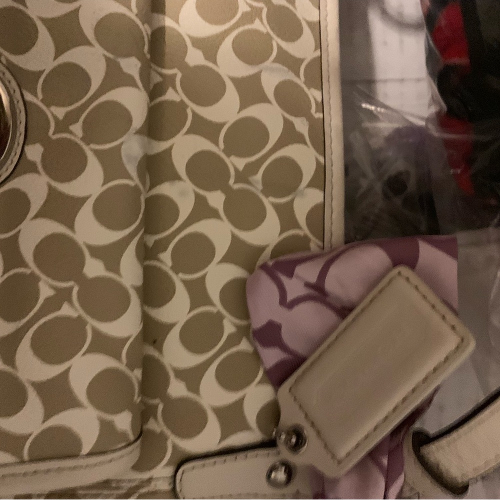 Coach purse - Picture 2 of 4